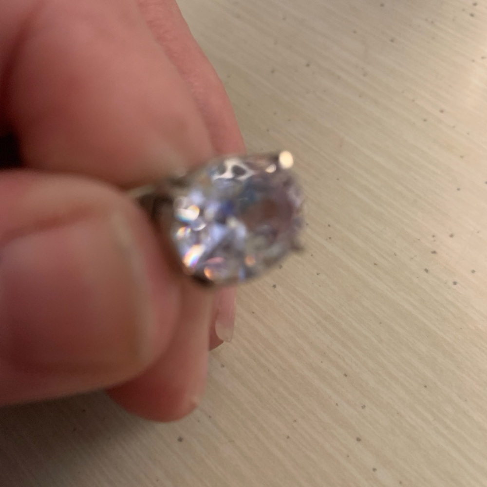 Source Unknown Silver Ring With Clear Gemstone - image 2